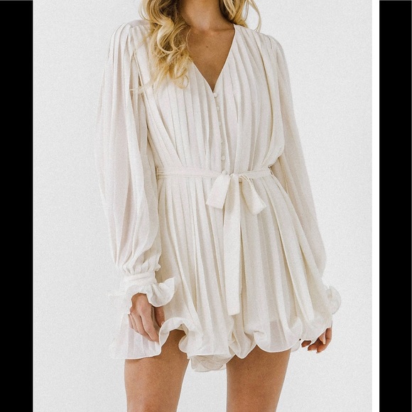 NWT Endless Rose Pleated Romper - Picture 2 of 9